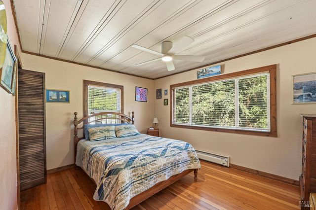 10621 River Rd, Forestville, CA 95436