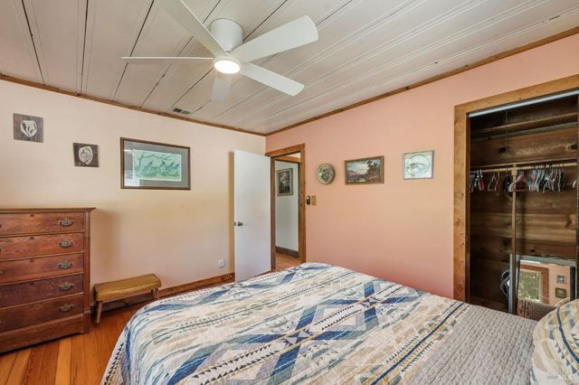 10621 River Rd, Forestville, CA 95436