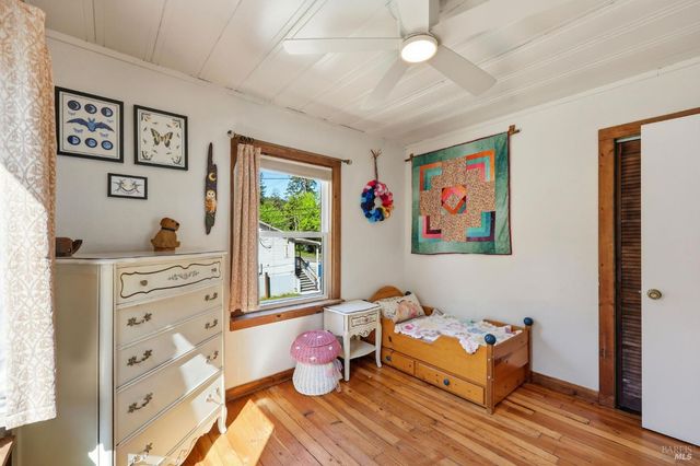 10621 River Rd, Forestville, CA 95436