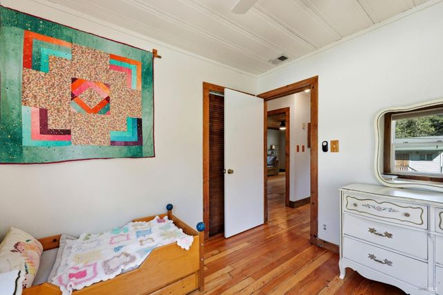 10621 River Rd, Forestville, CA 95436