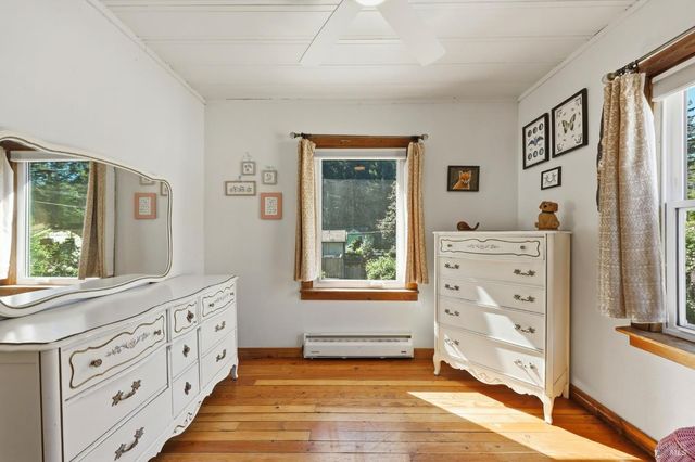 10621 River Rd, Forestville, CA 95436