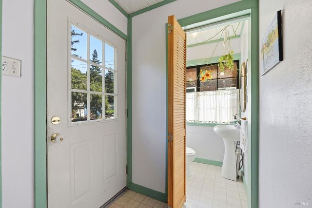 10621 River Rd, Forestville, CA 95436