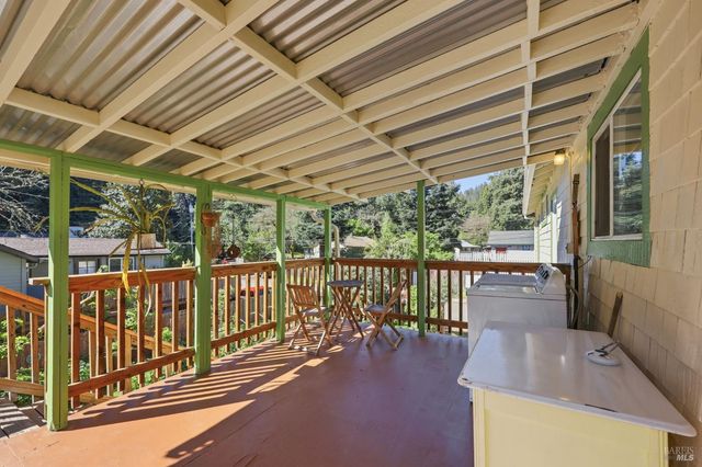 10621 River Rd, Forestville, CA 95436