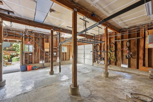 10621 River Rd, Forestville, CA 95436