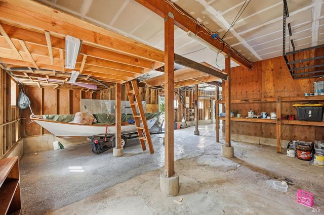 10621 River Rd, Forestville, CA 95436