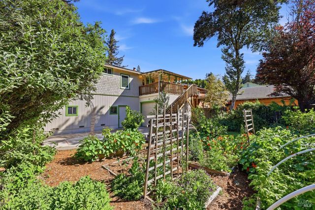 10621 River Rd, Forestville, CA 95436