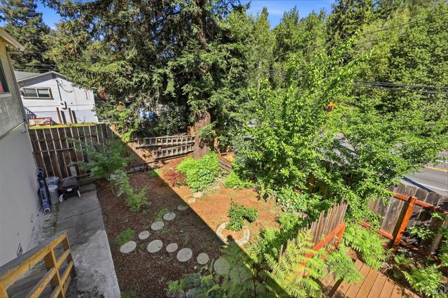 10621 River Rd, Forestville, CA 95436