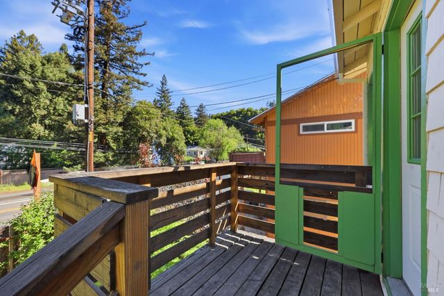 10621 River Rd, Forestville, CA 95436