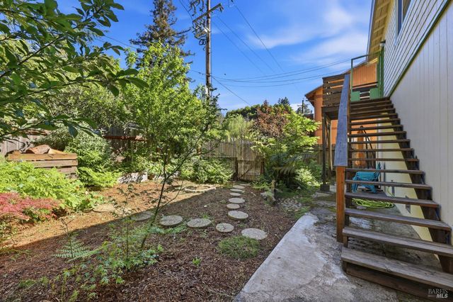 10621 River Rd, Forestville, CA 95436