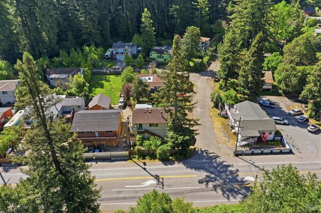 10621 River Rd, Forestville, CA 95436