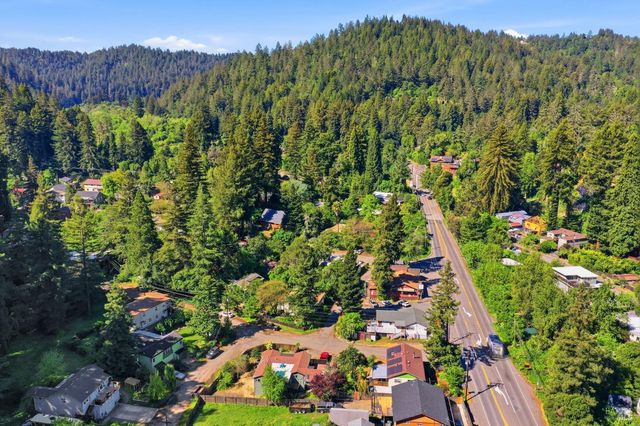 10621 River Rd, Forestville, CA 95436