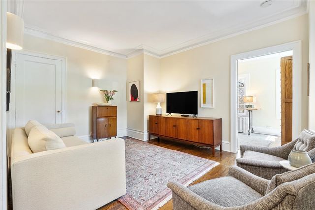 2608 N Lakeview Avenue 2D, Chicago, IL 60614
