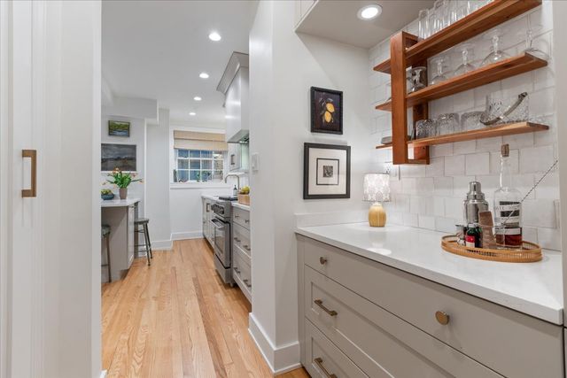 2608 N Lakeview Avenue 2D, Chicago, IL 60614