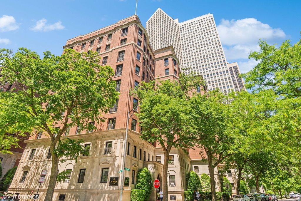 2608 N Lakeview Avenue 2D, Chicago, IL 60614