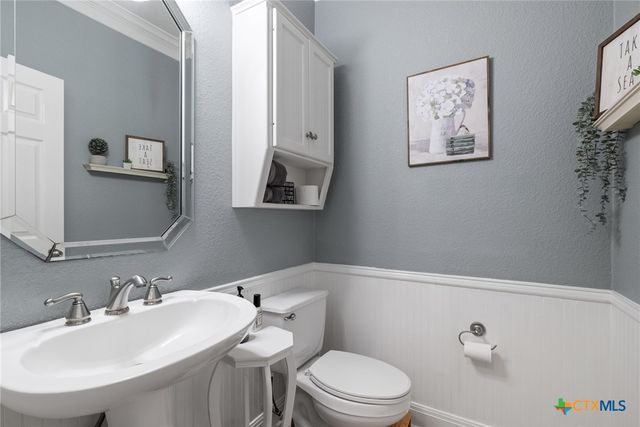 408 O W Lowrey, Salado, TX 76571