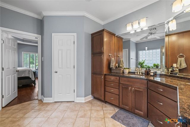408 O W Lowrey, Salado, TX 76571