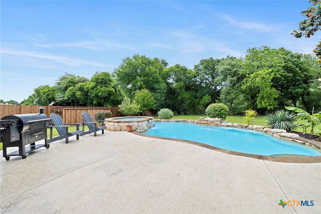 408 O W Lowrey, Salado, TX 76571