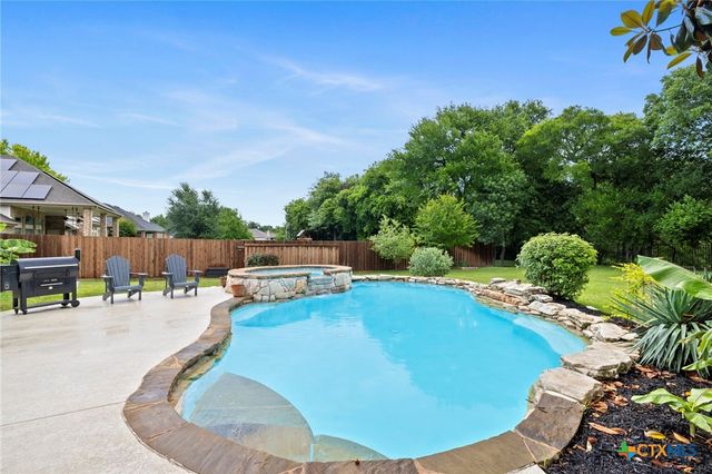 408 O W Lowrey, Salado, TX 76571