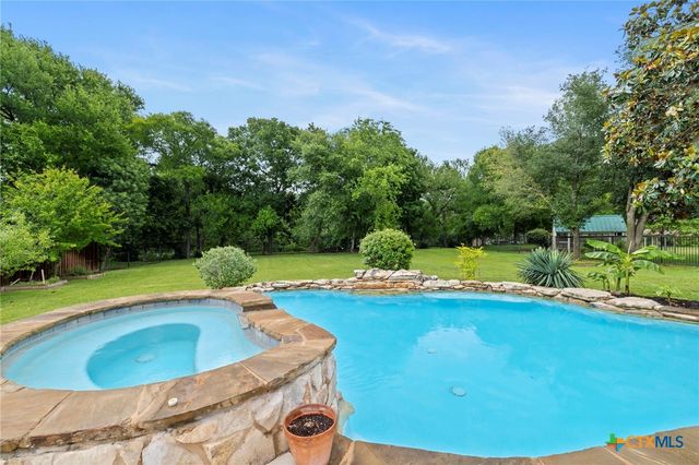 408 O W Lowrey, Salado, TX 76571