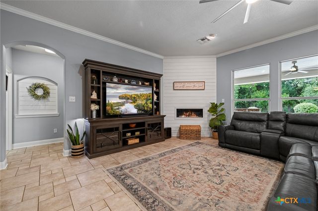 408 O W Lowrey, Salado, TX 76571
