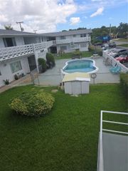 3847 S Cir Dr 9, Hollywood, FL 33021