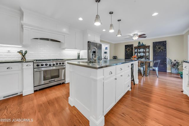 4200 WINDY HILL LANE, Jefferson City, MO 65101