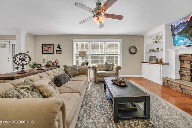 4200 WINDY HILL LANE, Jefferson City, MO 65101