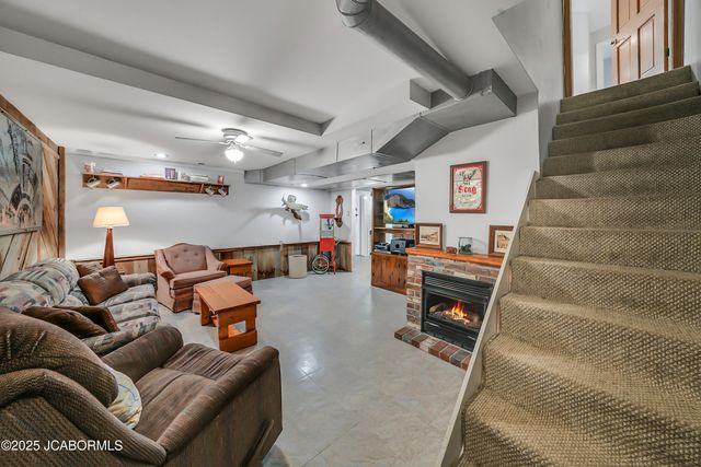 4200 WINDY HILL LANE, Jefferson City, MO 65101