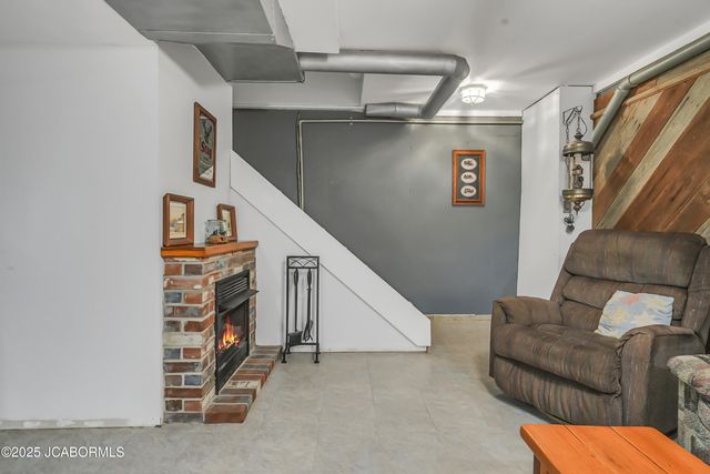 4200 WINDY HILL LANE, Jefferson City, MO 65101