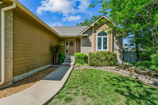 724 W Jamestown St, Andover, KS 67002