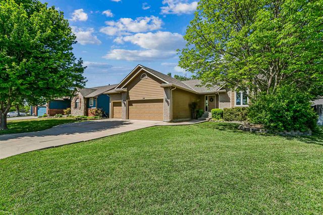 724 W Jamestown St, Andover, KS 67002
