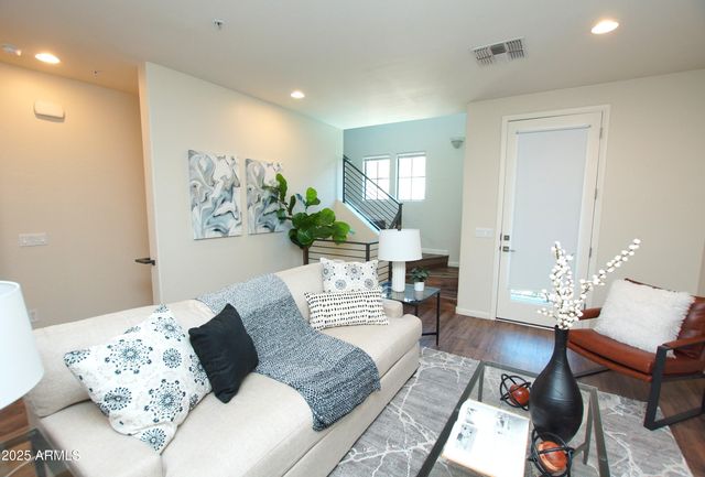 2090 S DORSEY Lane 1025, Tempe, AZ 85282