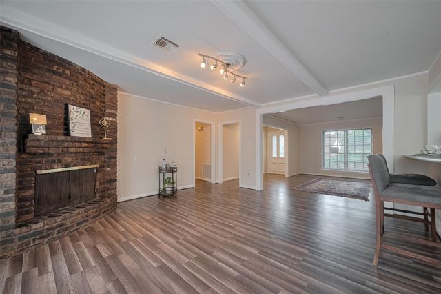 7914 Roos Road, Houston, TX 77036