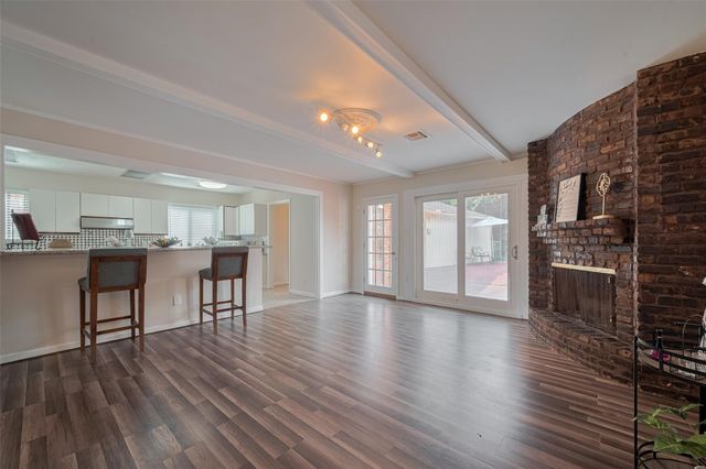 7914 Roos Road, Houston, TX 77036