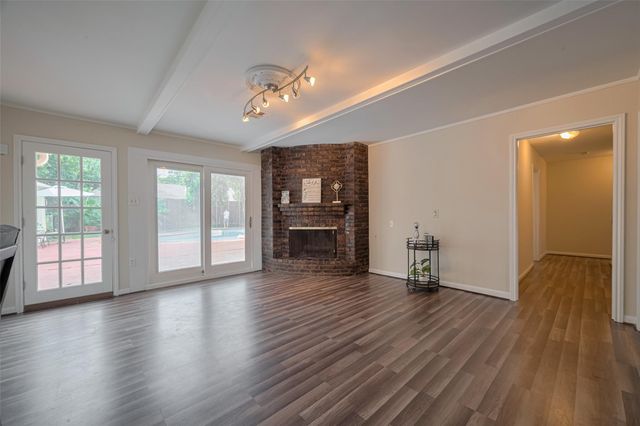 7914 Roos Road, Houston, TX 77036