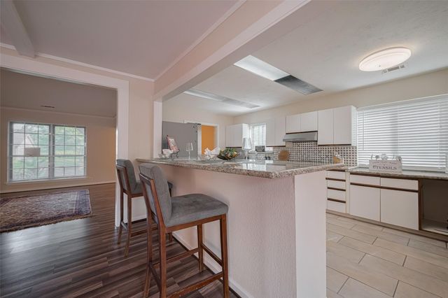 7914 Roos Road, Houston, TX 77036