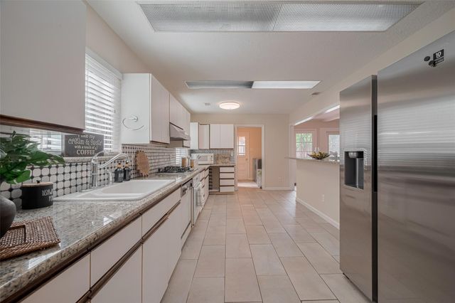 7914 Roos Road, Houston, TX 77036