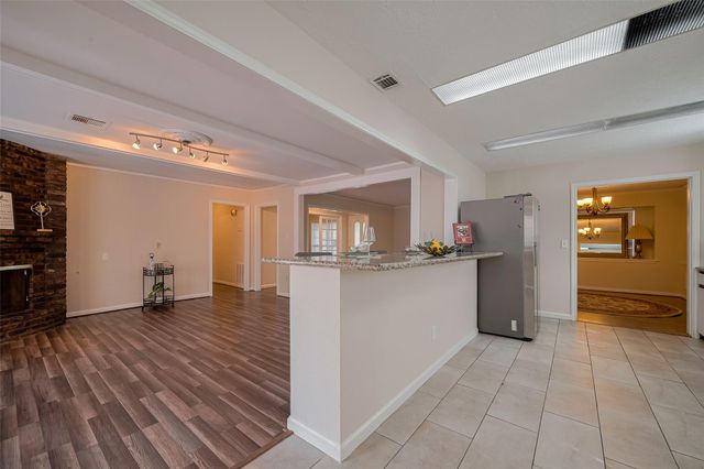 7914 Roos Road, Houston, TX 77036