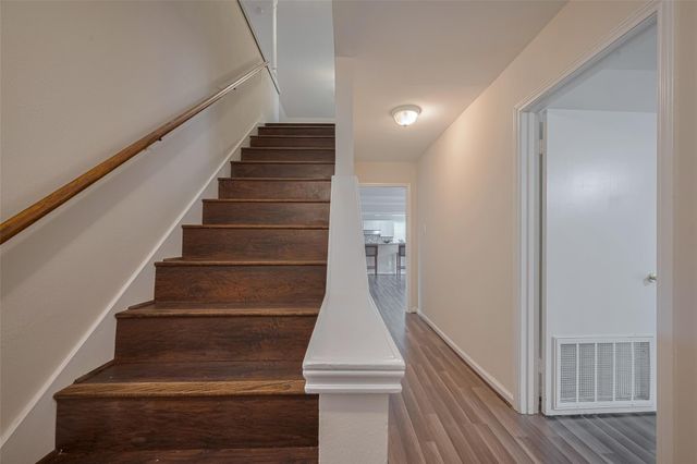 7914 Roos Road, Houston, TX 77036