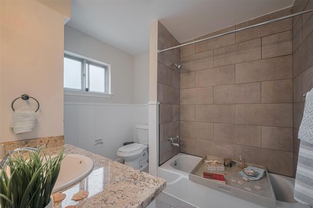 7914 Roos Road, Houston, TX 77036