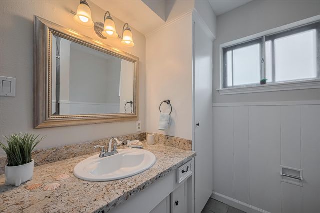 7914 Roos Road, Houston, TX 77036