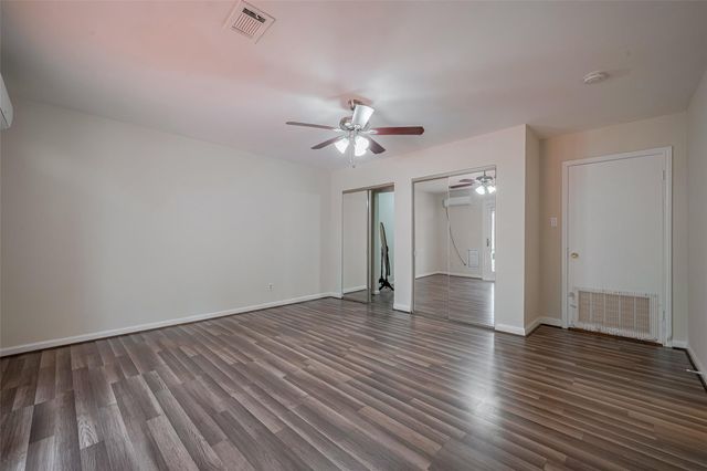 7914 Roos Road, Houston, TX 77036