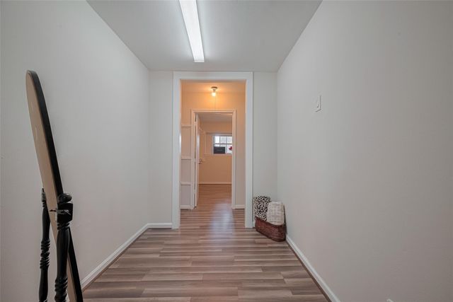 7914 Roos Road, Houston, TX 77036