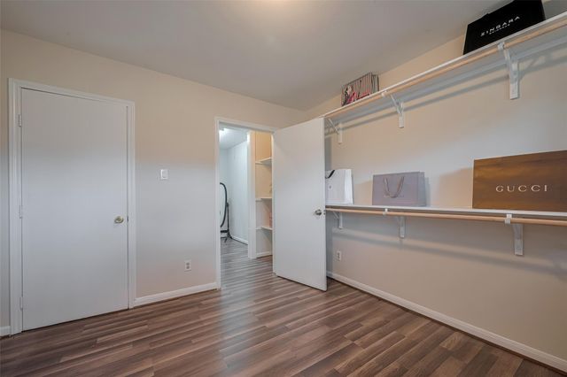 7914 Roos Road, Houston, TX 77036