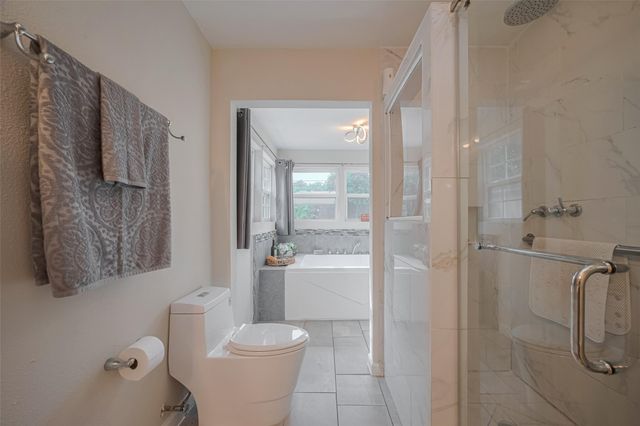 7914 Roos Road, Houston, TX 77036