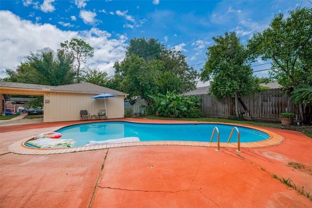 7914 Roos Road, Houston, TX 77036