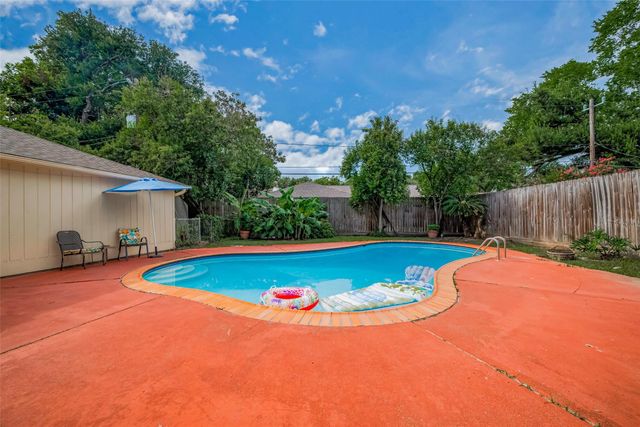 7914 Roos Road, Houston, TX 77036