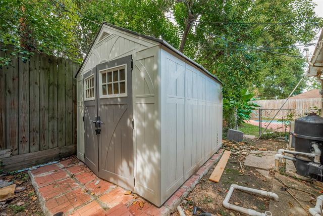 7914 Roos Road, Houston, TX 77036