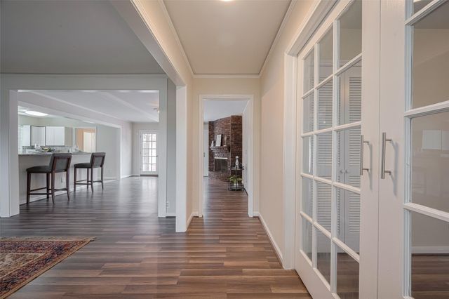 7914 Roos Road, Houston, TX 77036