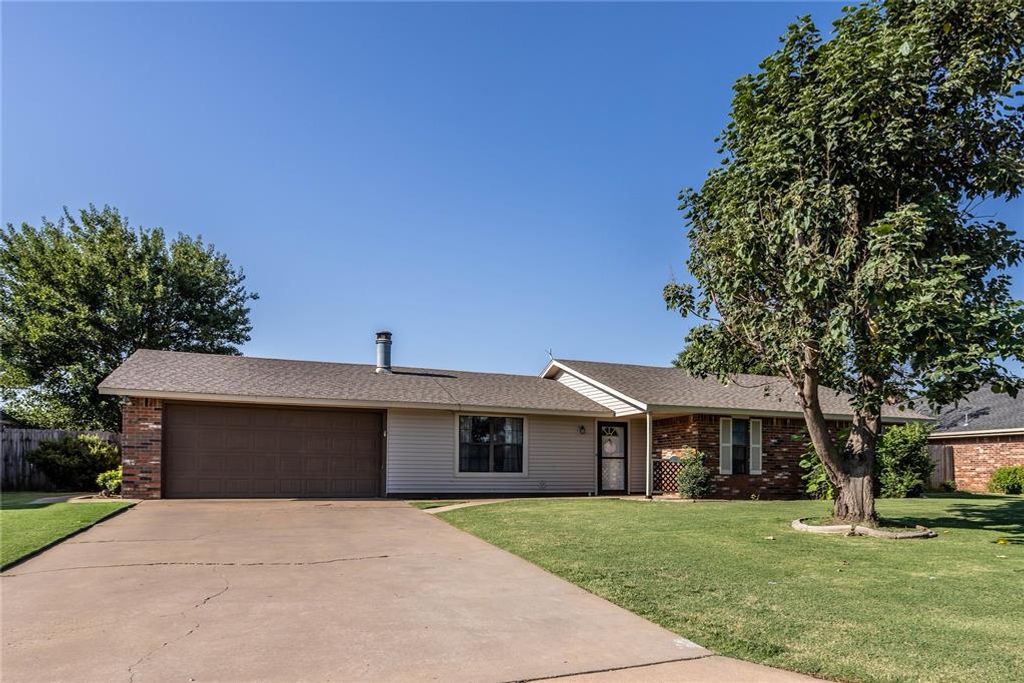 2310 Peach, Weatherford, OK 73096
